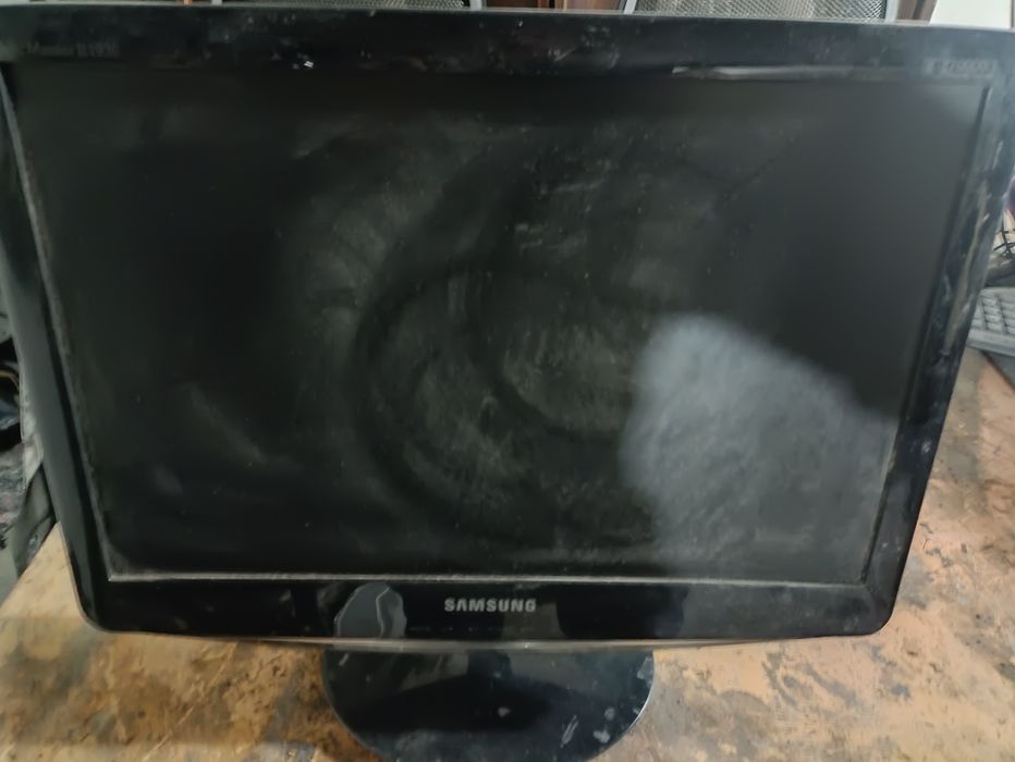 Монитор Самсунг продаю