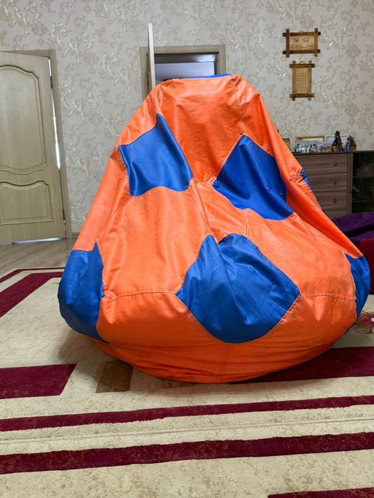 Мягкий и большой пуфик