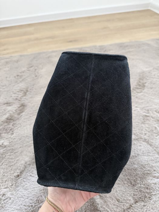 Chanel 25 , piele intoarsa