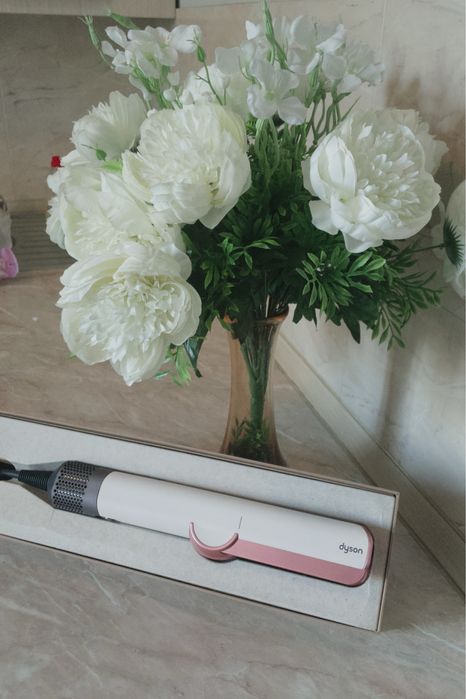 Продам Dyson airstrait оригинал торг есть