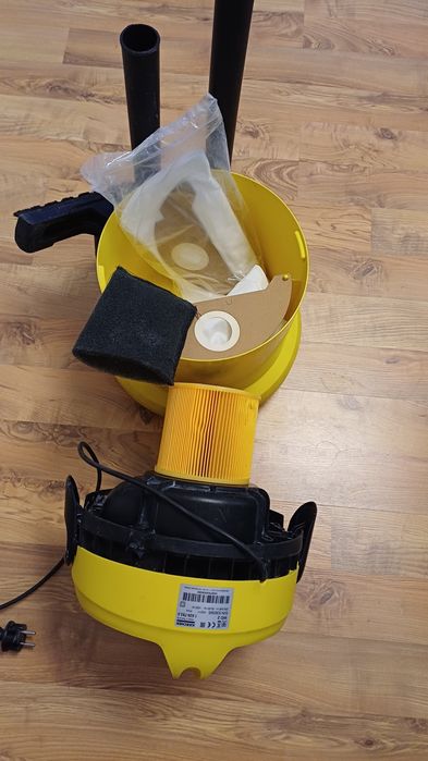 Aspirator umed uscat Karcher wd2