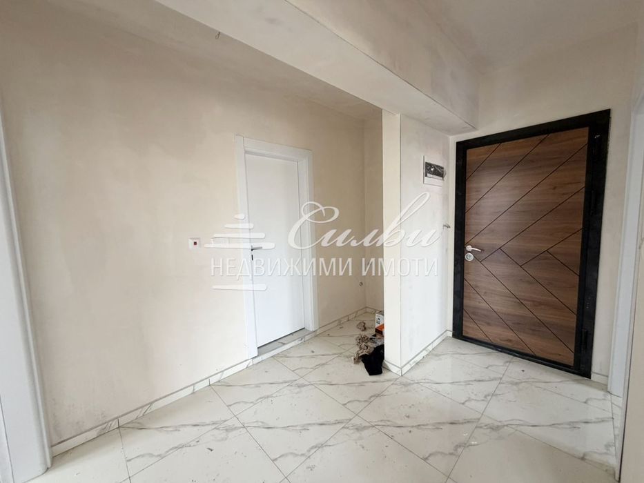 Продава се Тристаен апартамент в Шумен, Тракия - 84 кв.м за 699 €/кв.м - Снимка #8