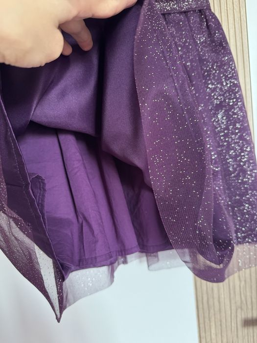 Нарядное платье Next на девочку 135-140 рост.