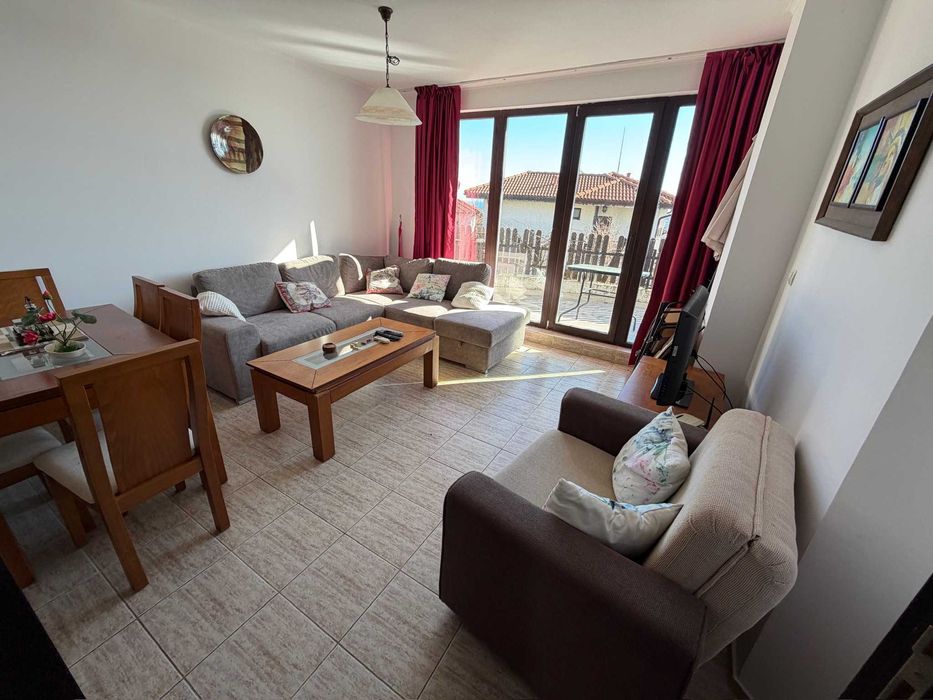 Обзаведен тристаен апартамент с гледка море в к-с „Bay View Villas“