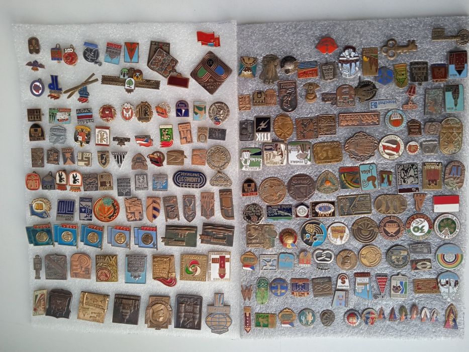 Продам коллекцию значков.