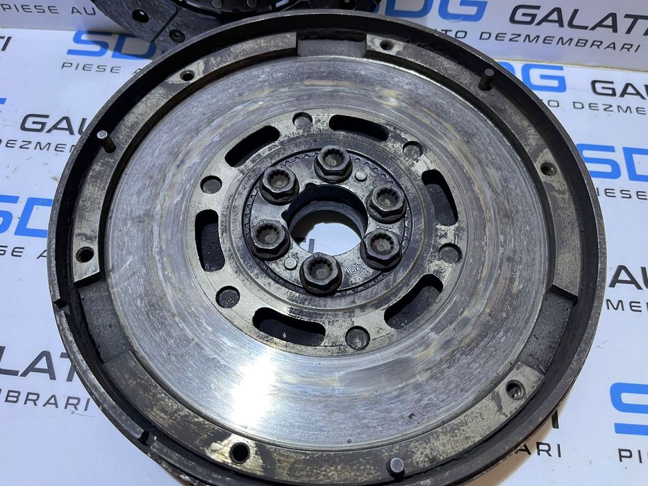 Volanta Masa Dubla cu Placa Presiune Ambreiaj Cu Disc Cutie Manuala 5 Trepte Audi A4 B6 1.8 2001 - 2005 Cod 123025310
