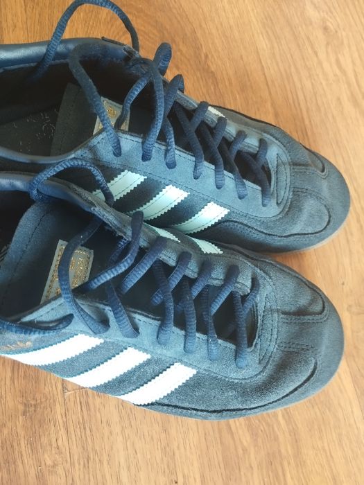 Продавам маратонки Adidas Spezial