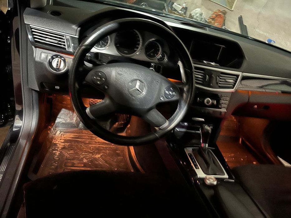 Продам мерседес 212