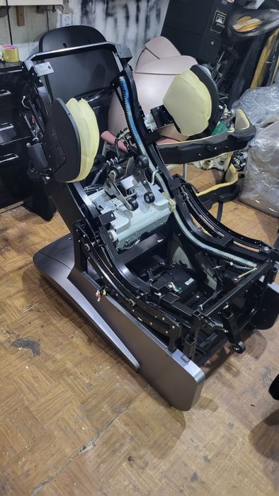 Ремонт! Обивка массажных кресел!