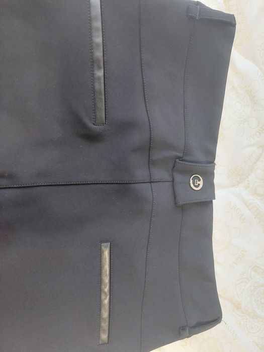 Дамски панталон  с метални копчета