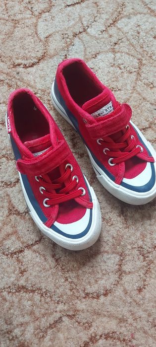 Детски маратонки Puma, Levis