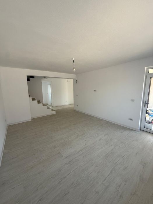 Proprietar,inchiriez duplex