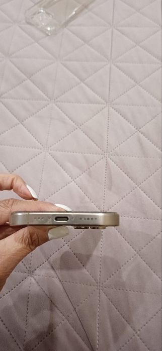 iPhone 16 pro и IPhone SE