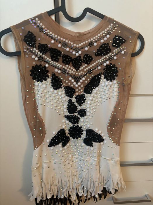 Трико за художествена гимнастика