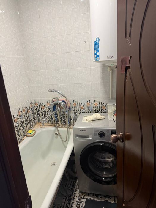 Чирчик шахар 10-микрорайонда квартира сотилади