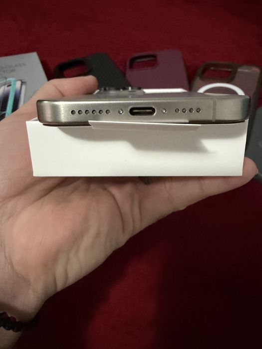 Se vinde iphone 15 pro max