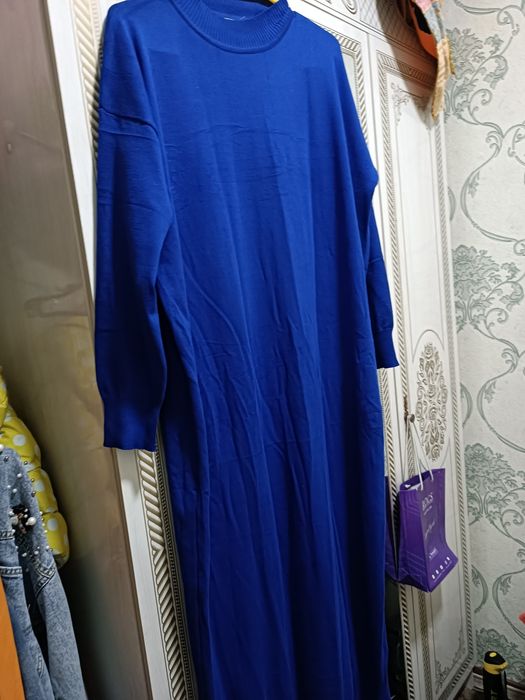 Jeniski koʼylak uzun judayam chiroyli turadi kiyganda