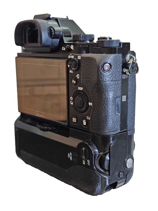 Полнокадровая Камера Sony A7 Продам