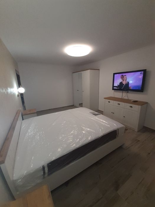 Închiriez garsonieră