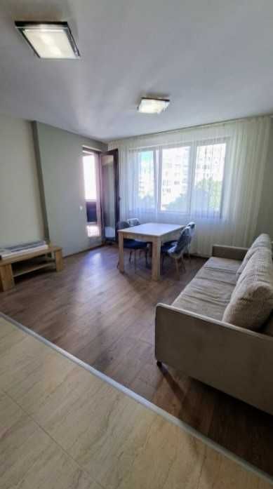 Дава се под наем Тристаен апартамент в София, Изток - 105 кв.м за 869 € - Снимка #1