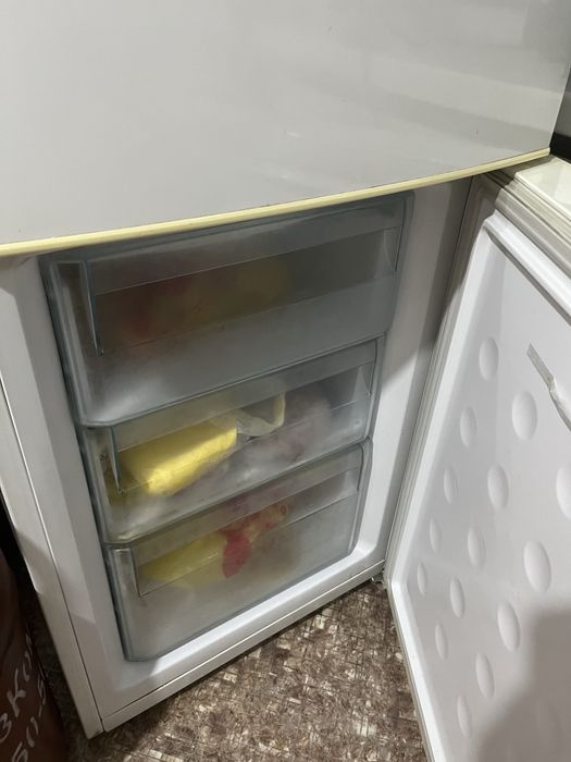 Продам холодильник
