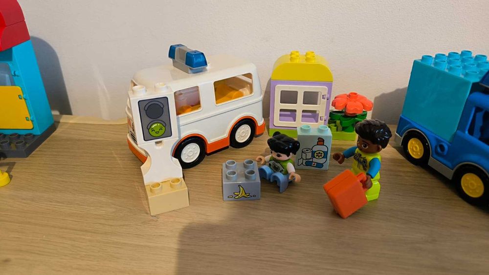 Lego Duplo - Tren, Aeroport, Avion, Politie, Pompieri, Masini