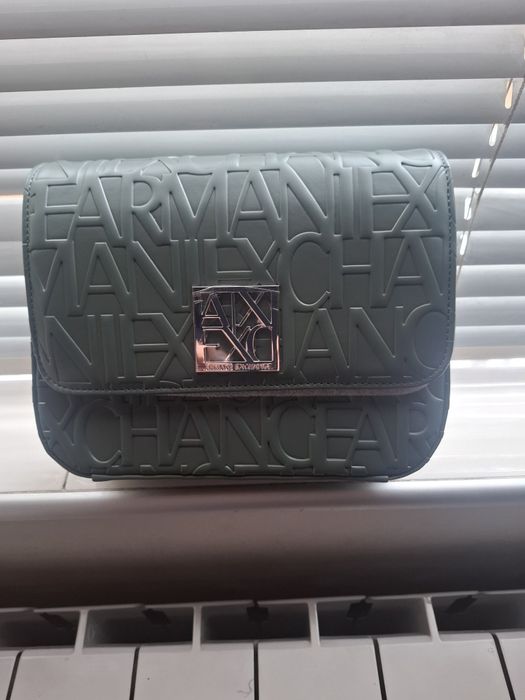 Нова чанта наarmani exchange  не е ползвана