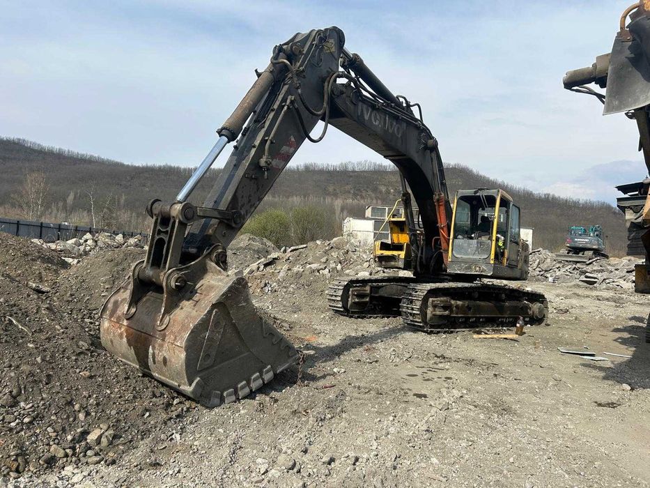 De Vânzare Excavator  Volvo E360