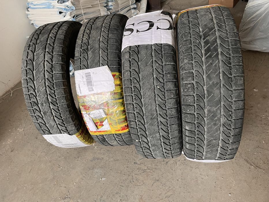 Продам покрышки 235 75r15