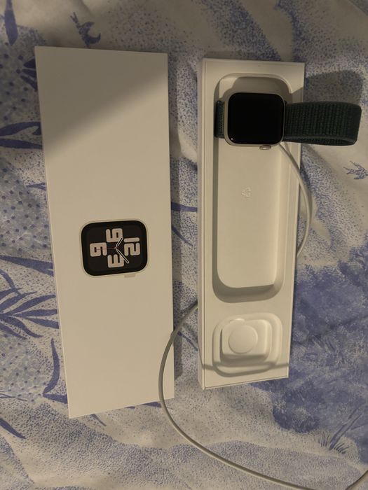 *ПРОДАВАМ НОВ* Apple Watch SE (GPS) GEN 2 40mm