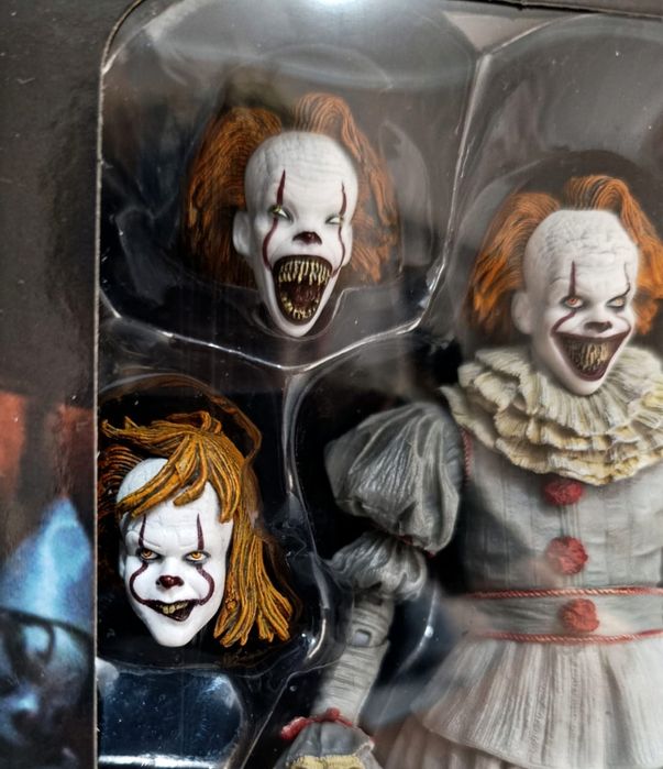 Оригинальная фигурка NECA Pennywise Well Hous