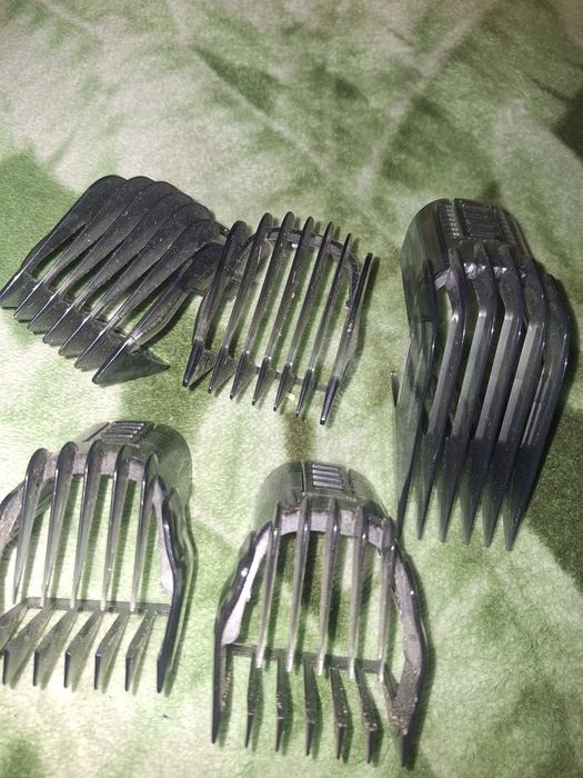 Mașină de tuns paru. 35 lei