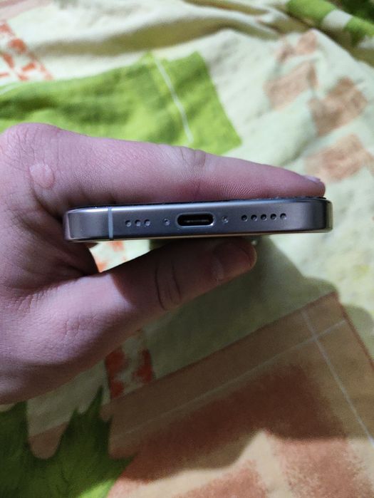 Продам Айфон 16 про