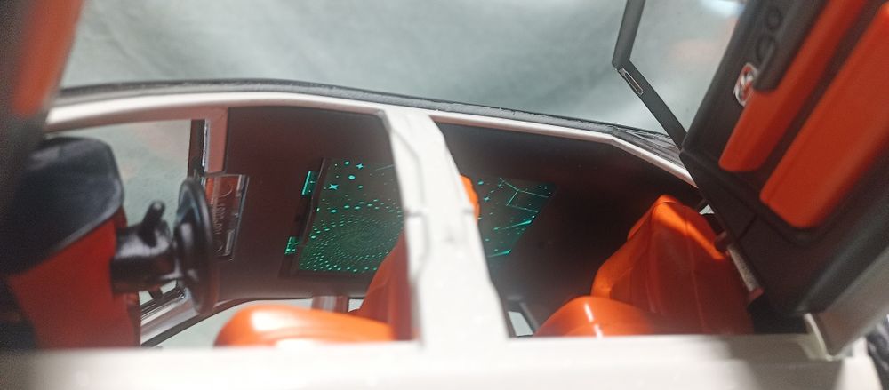 Метална кола Rolls Royce Phantom,1:18 , чисто нова