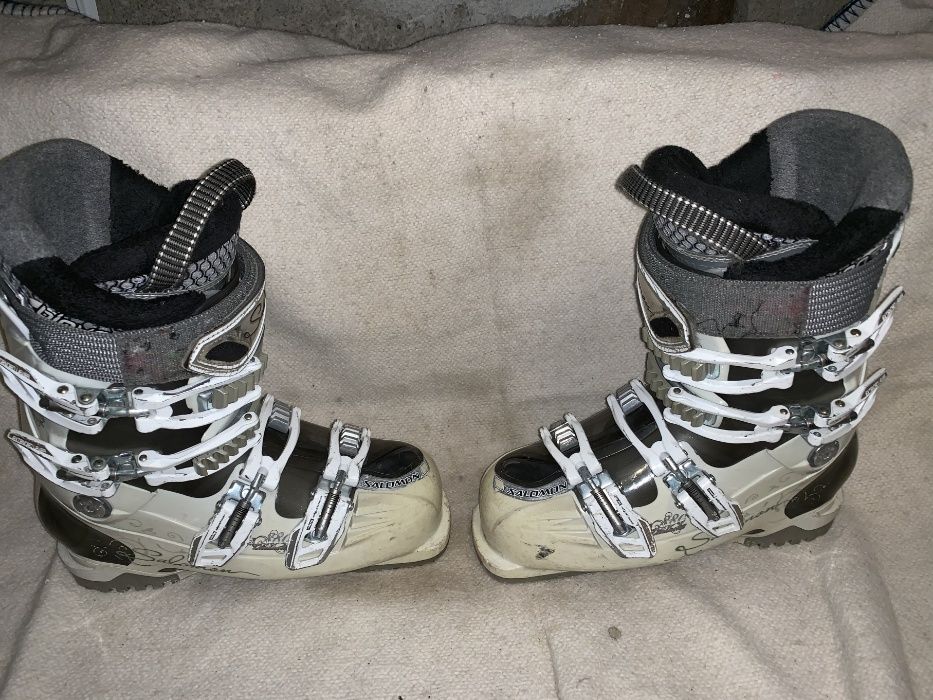 Clapari ski schi Salomon 880 marime EUR:38.5 Mondo:24.5