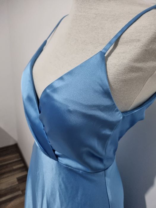 Rochie de bal cu decolteu in V