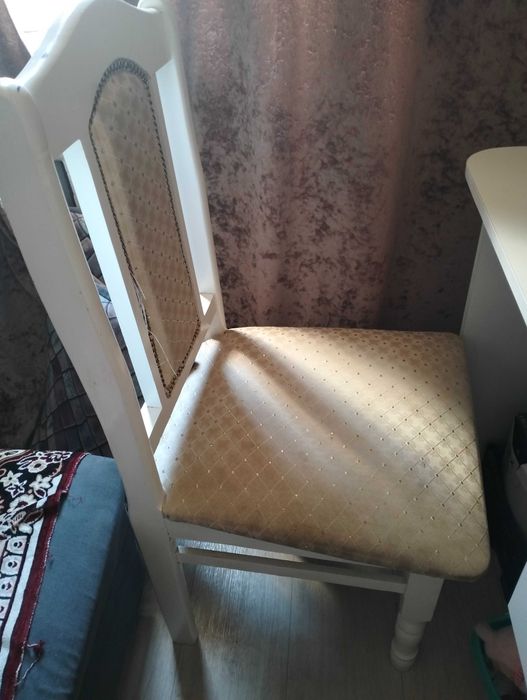 Стул для гостиной