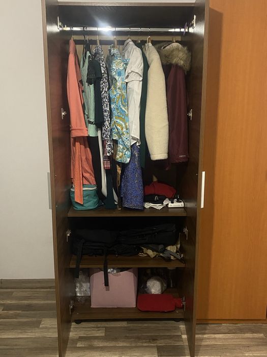 Dulap încăpător, foarte calitativ– ideal apartament, DEMONTABIL!
