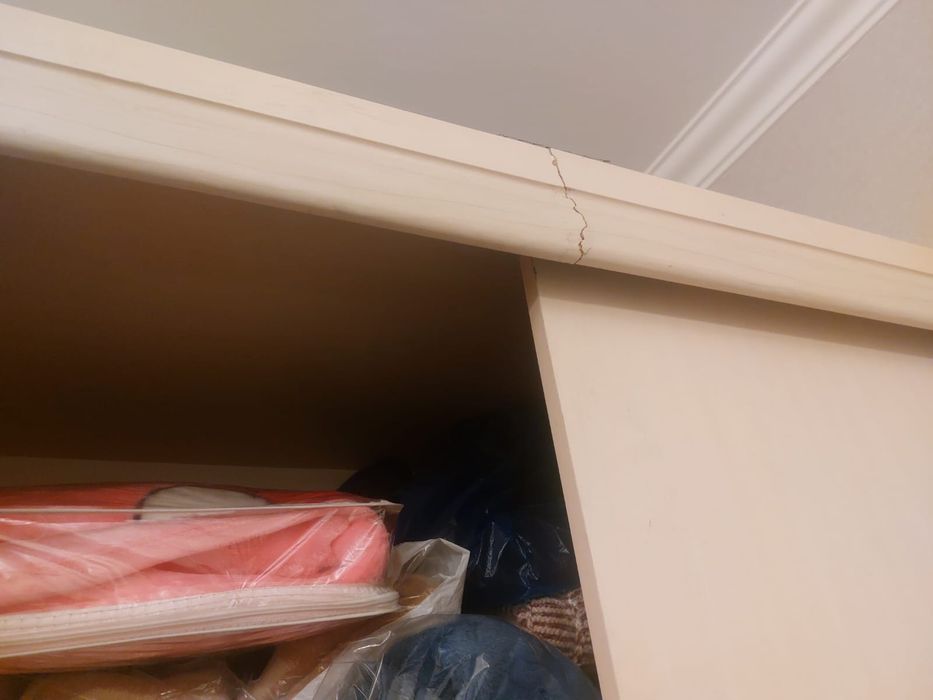 Шкаф купе; бежевый.