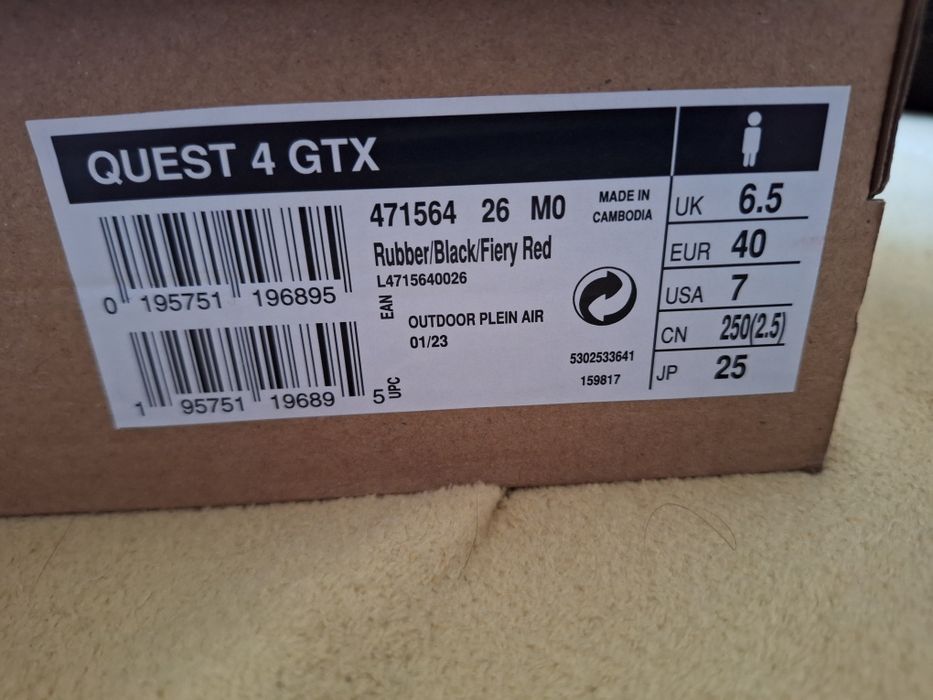 Vând bocanci Salomon Quest 4 Gtx