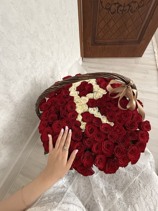 101роза с буквой R