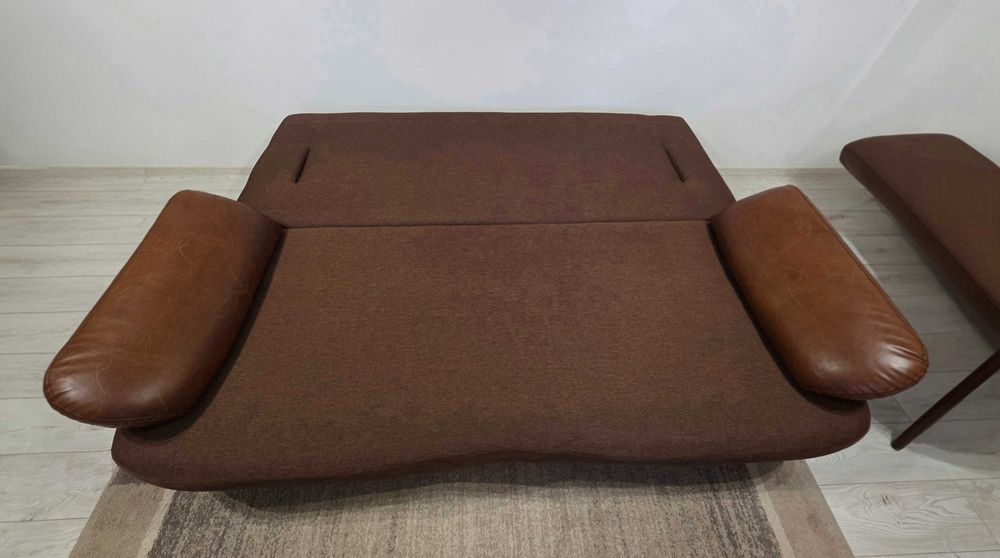 Vând canapea extensibilă