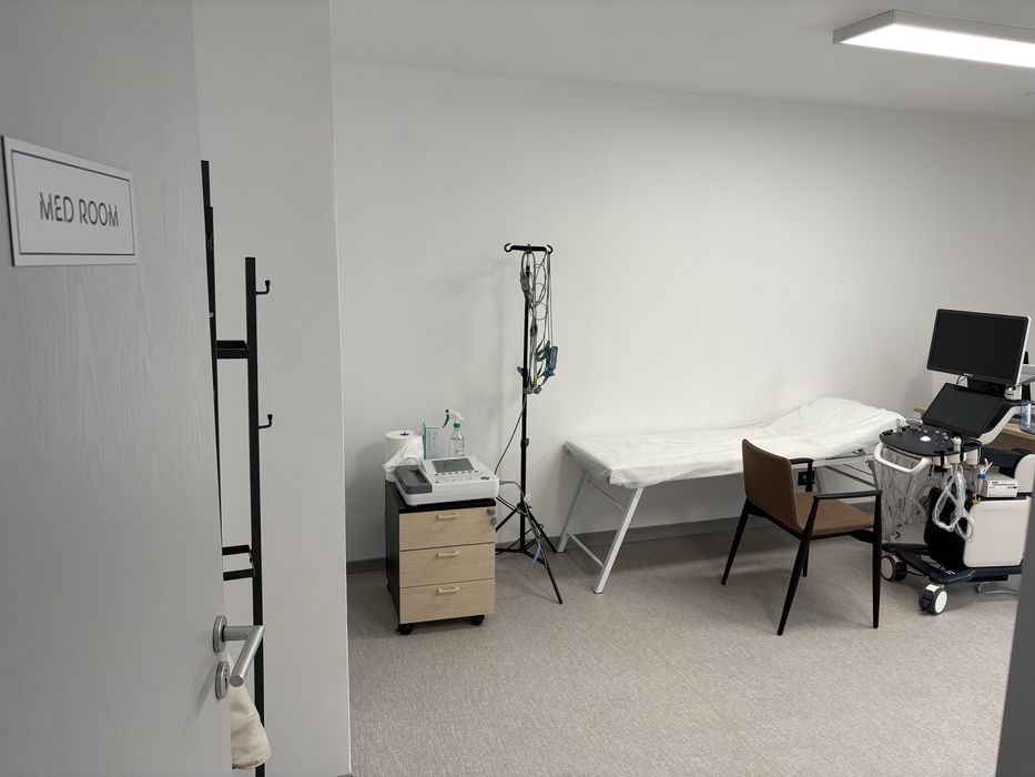 Дава се под наем Офис в Бургас, Ветрен - 20 кв.м за 255 € - Снимка #1