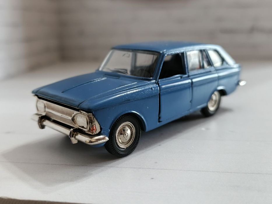 Продам советские модели автомашин в масштабе 1/43. Металлические.