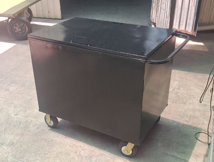 Мусорные баки musr arava тележки  для мусора