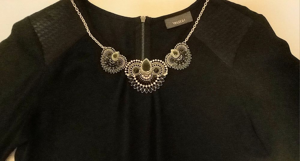 Set chic, colier arăbesc în filigram cu cercei.