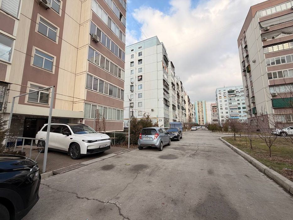 Продам квартиру Янги хает 10 строительный участок