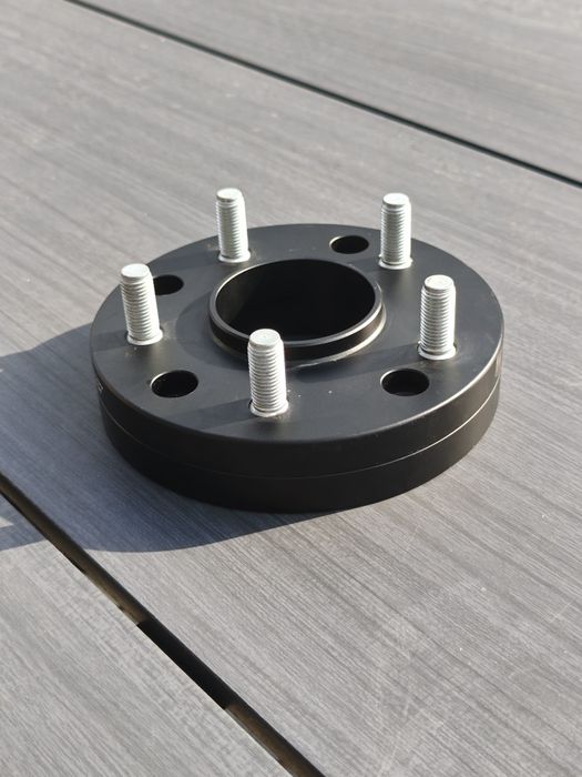 Adaptoare conversie Japan Racing 4x114.3 la 5x114.3 - Nissan S13 / S12 / Bluebird