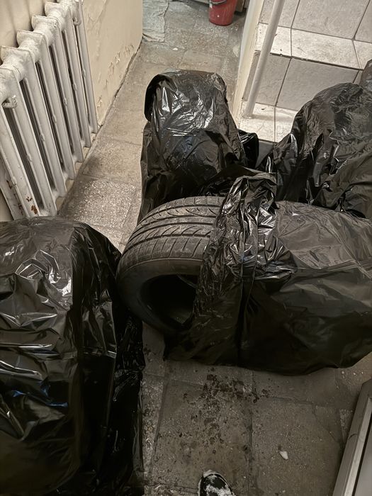 Продам комплект летних шин 215/55/17