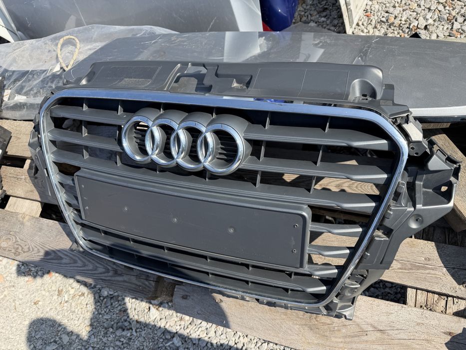 Решетка Audi A3 2012 год.- Sportback